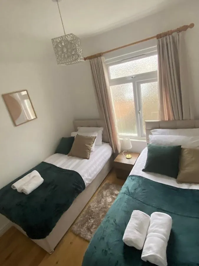 B&T Pleasure Homes - Southend United Kingdom