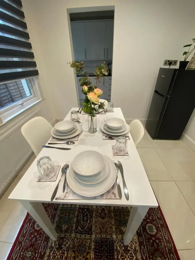 B&T Pleasure Homes - Southend