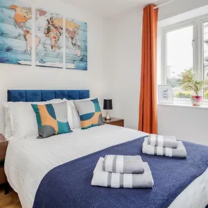 King Bed Manhattan Close To London Heathrow Apartment West Drayton (Middlesex)