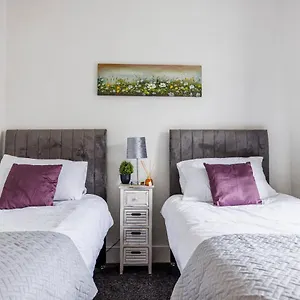  Apartment Charming & Sunny 2Br - City Centre Nr The Beach & High St By Everhome Ltd