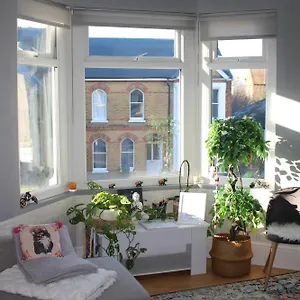  Apartment Hazel's Hide Away Entire