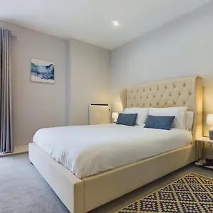  Apartment In